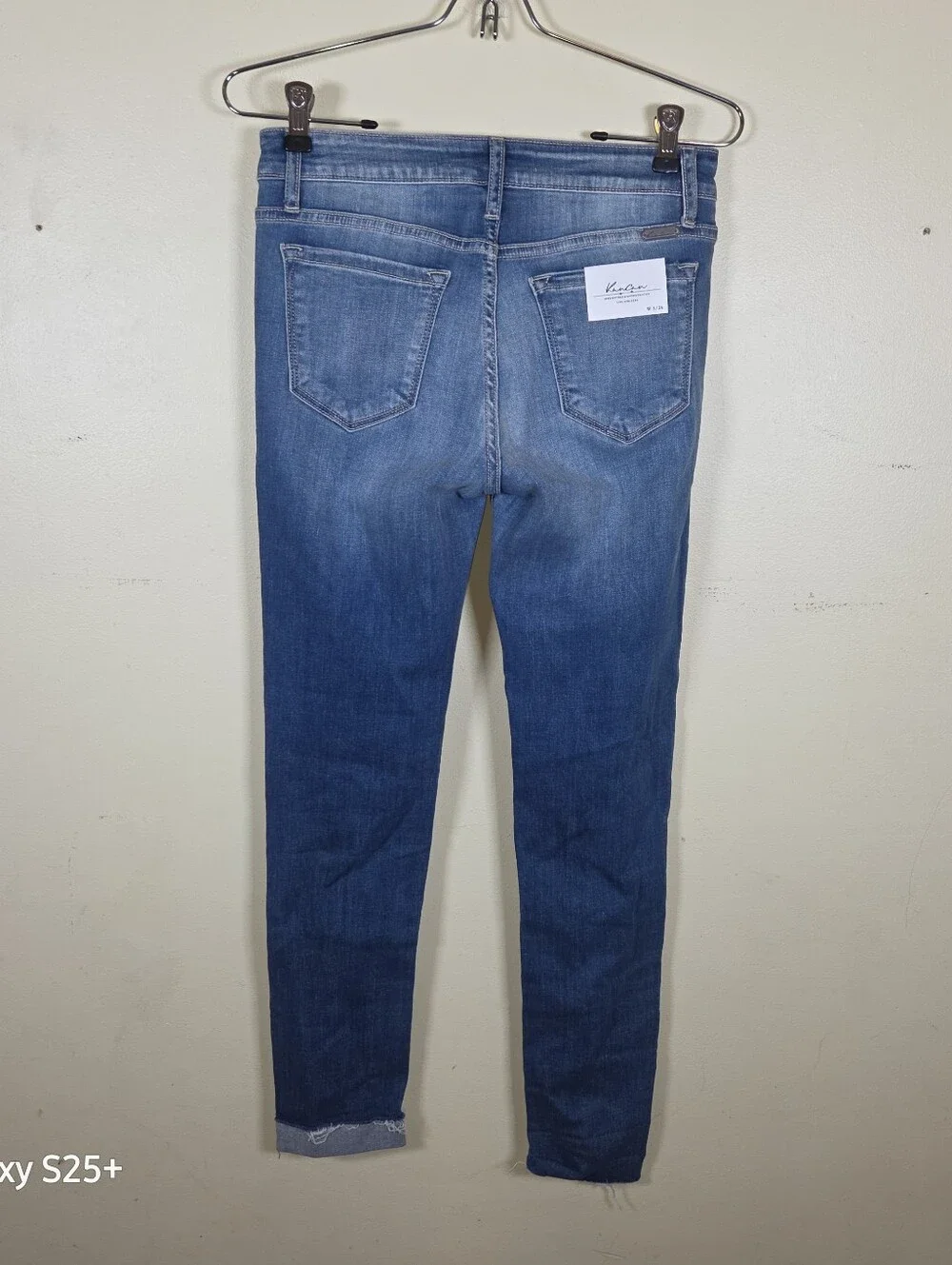NWT Kancan Estilo Cropped Cuffed Distressed Jeans Size 5/26